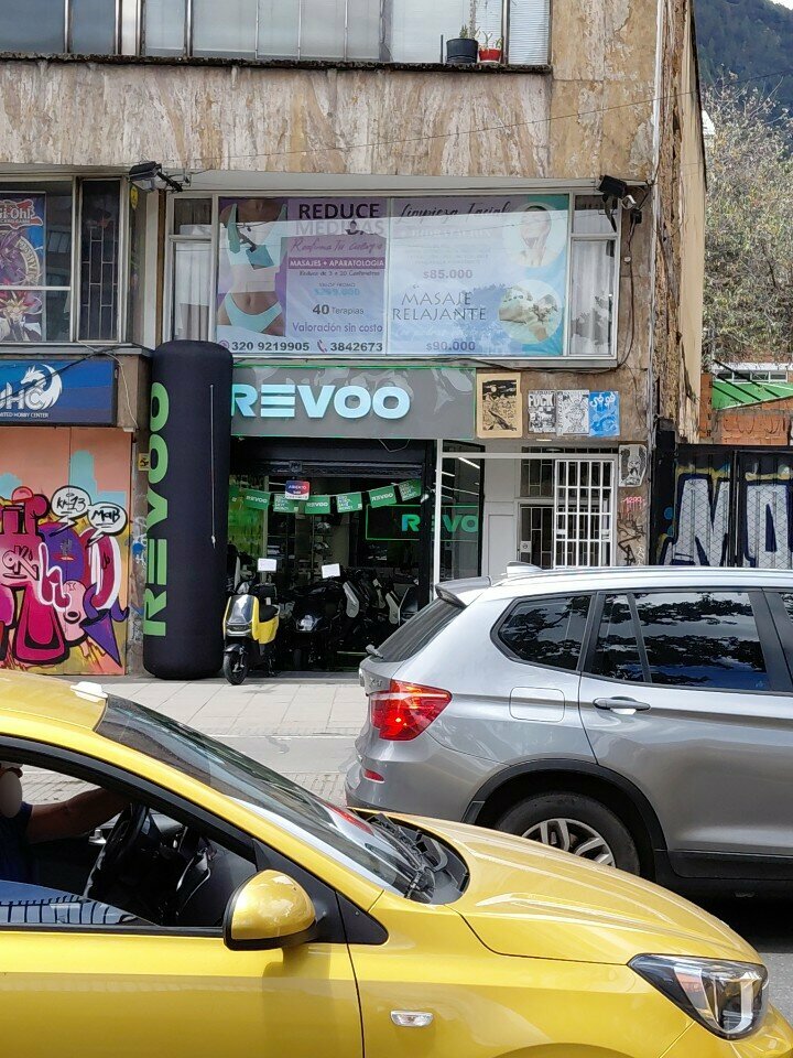 Motorcycle dealership Revoo, Bogota, photo