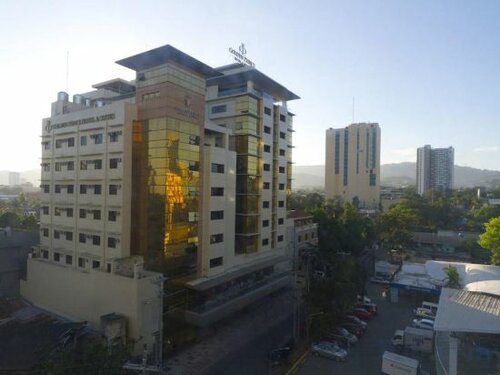 Внешний вид отеля Hotel Elizabeth Cebu в Себу, фото 5