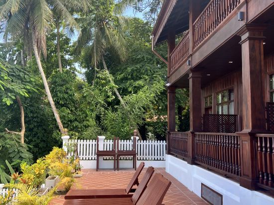 Фото Namkhan Riverside Hotel