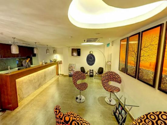 Фото Crossroads Hotel