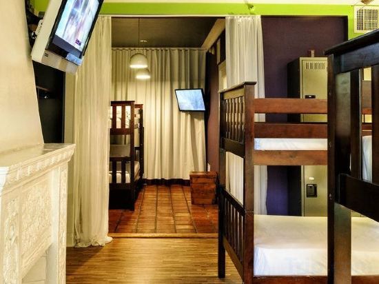 Фото Chesterfield Hotel & Suites, a South Beach Group Hotel