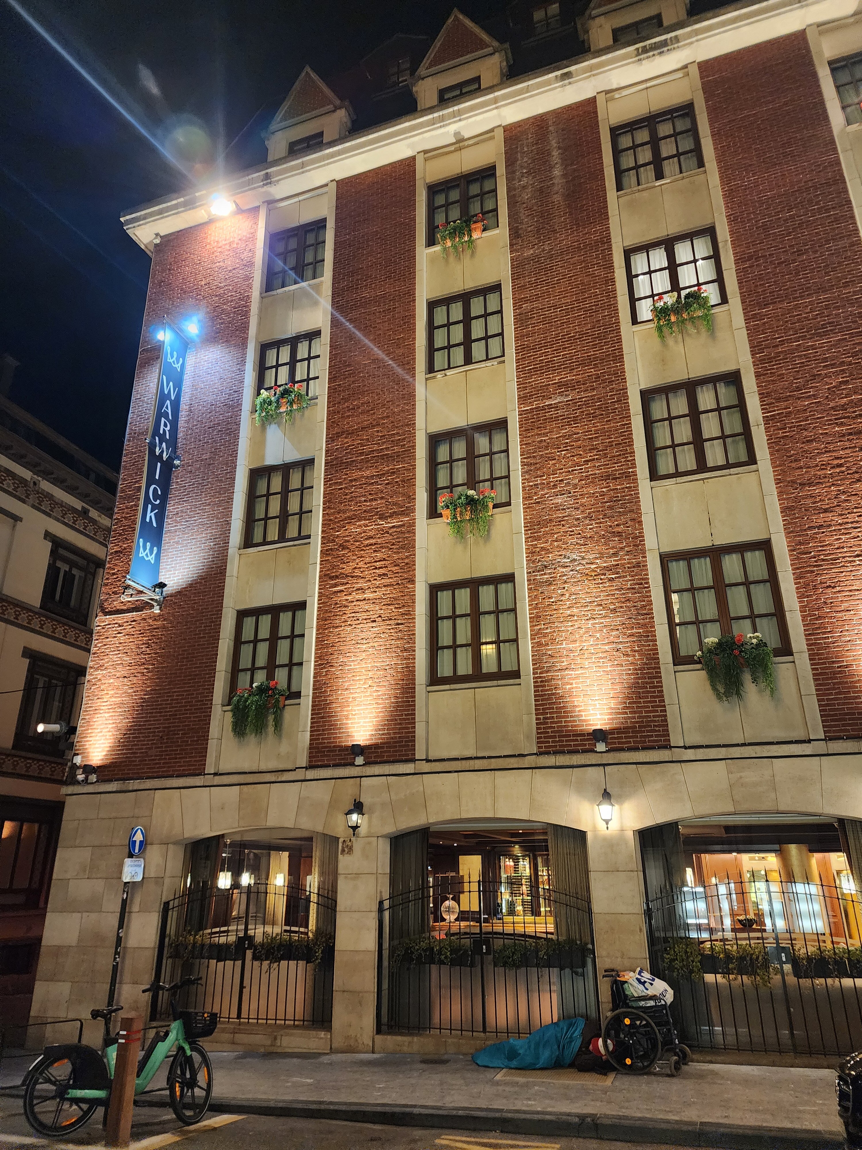 Фото Warwick Grand Place Brussels