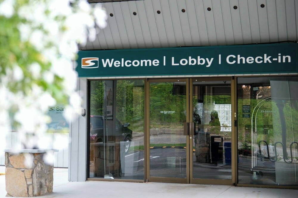 Фото Sandman Hotel Revelstoke