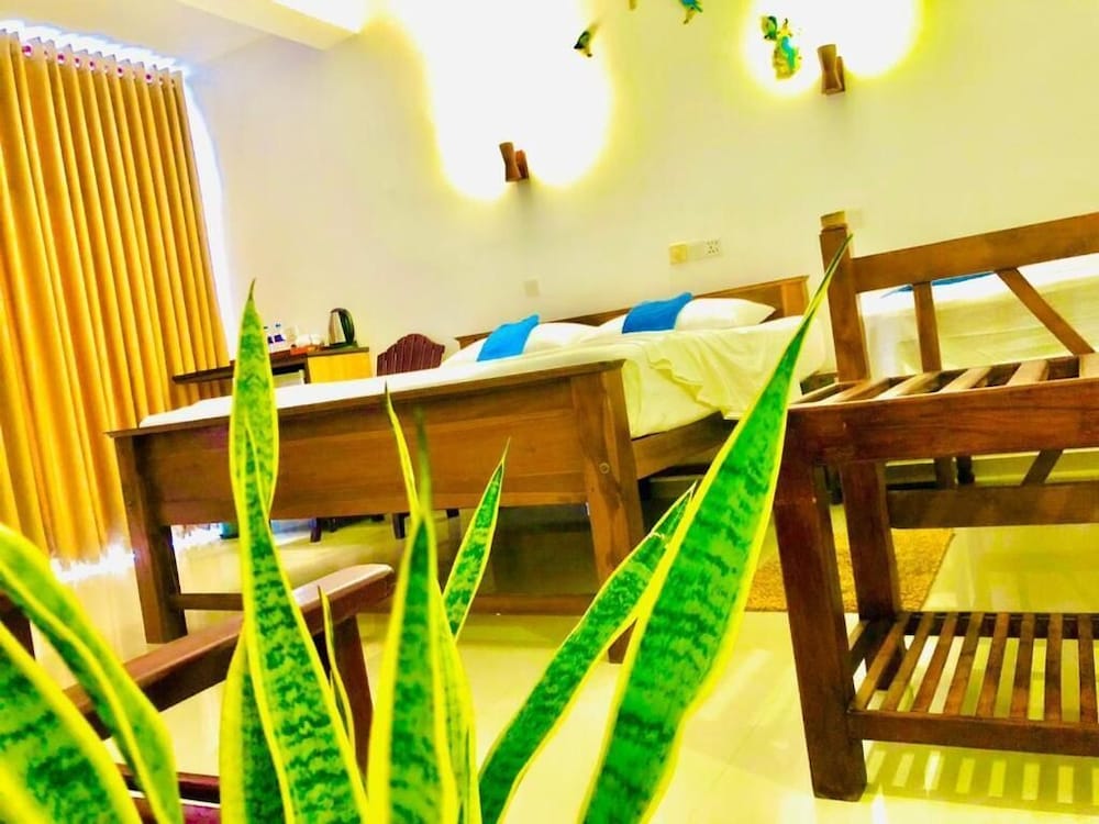 Фото Mirissa Beach Inn