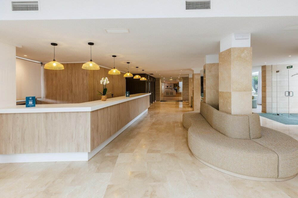 Фото Hotel Alondra