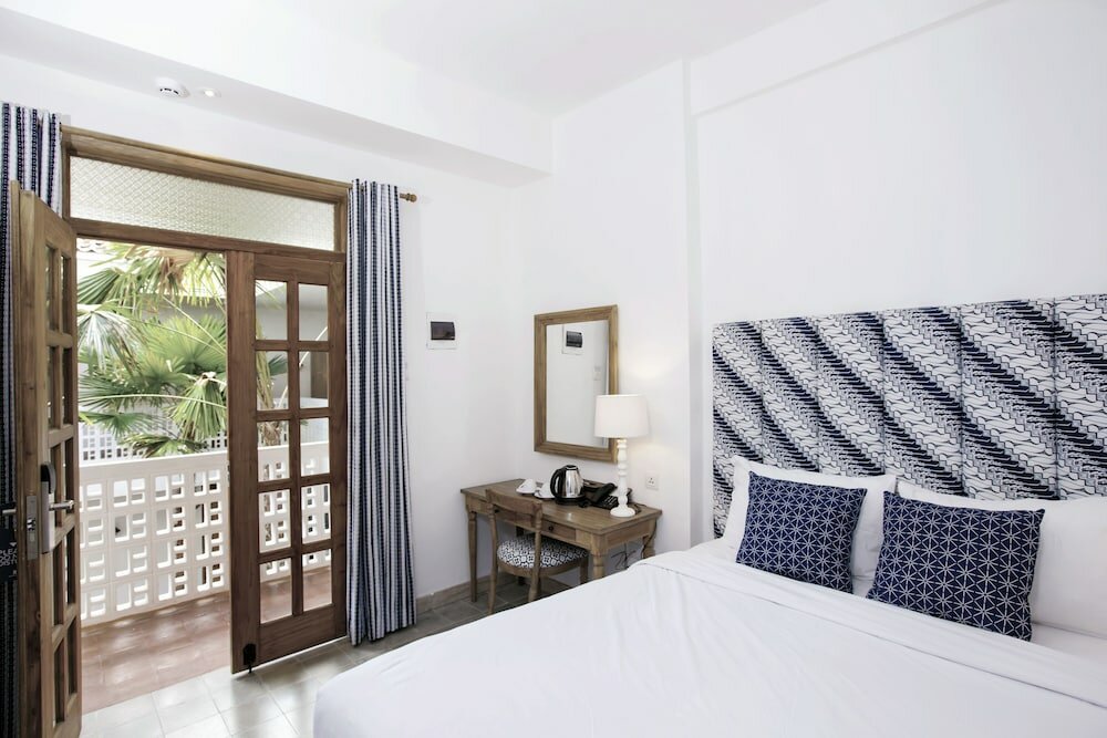 Фото Adhisthana Hotel