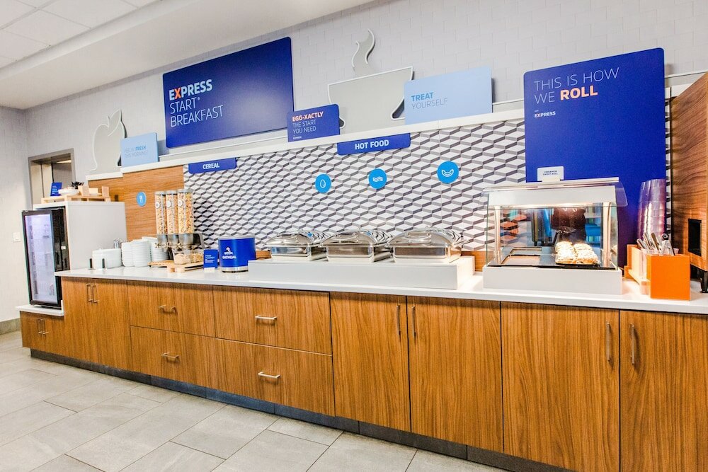 Фото Holiday Inn Express & Suites West Edmonton - Mall Area, an Ihg Hotel
