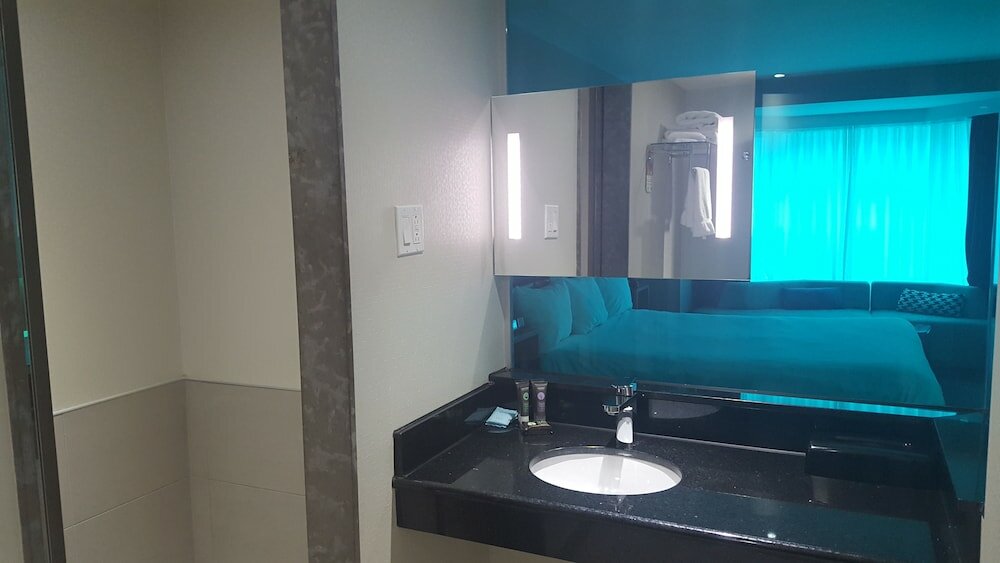 Фото Novotel Montreal Centre