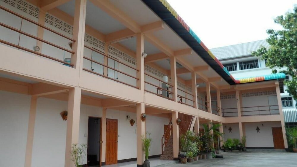 Фото Puangchompoo Place