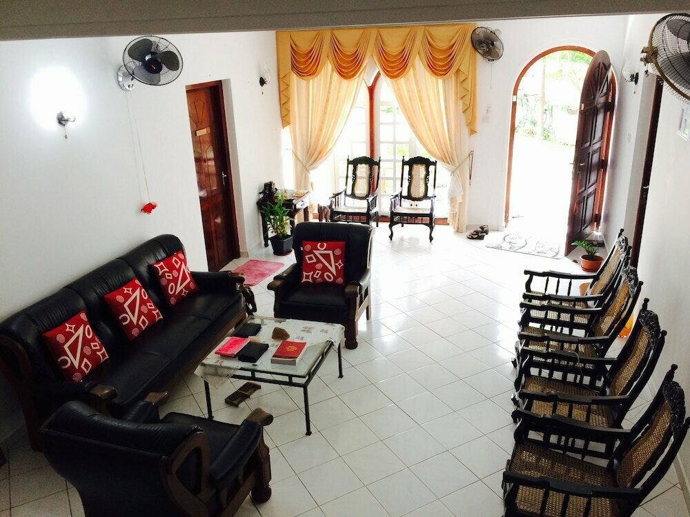 Hotel New White House, Beruwala, photo