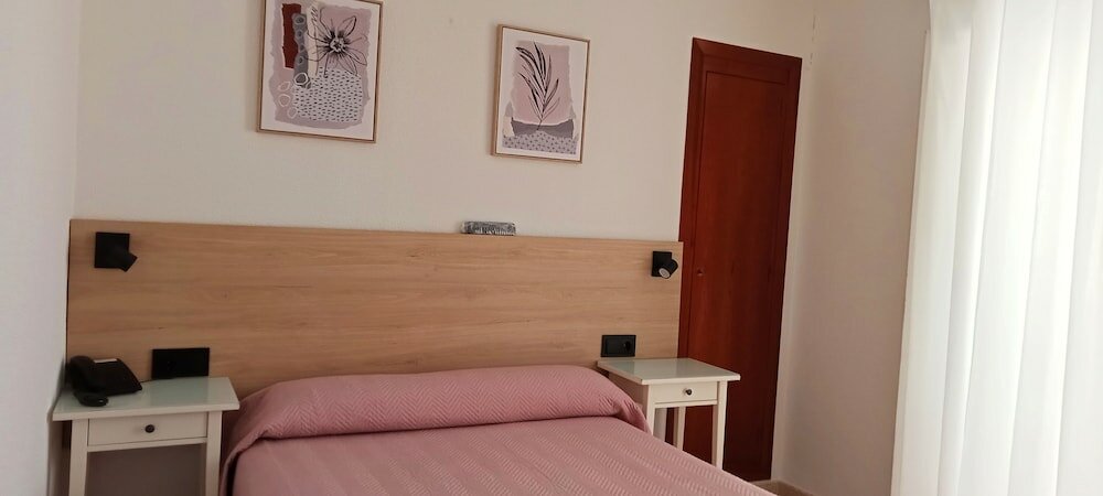 Фото Hostal Bahia