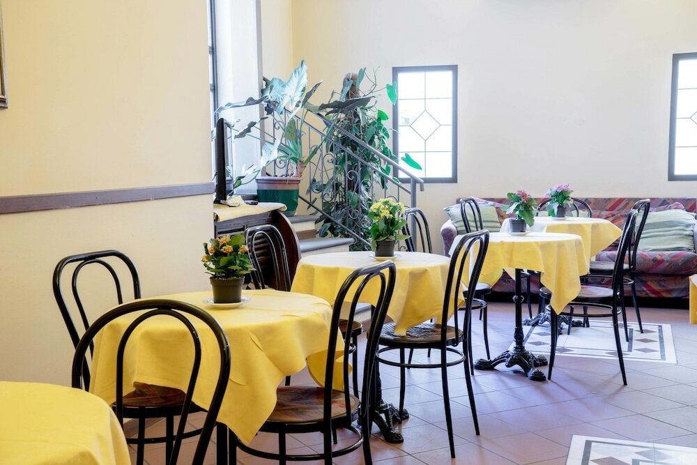 Фото Hotel Monica