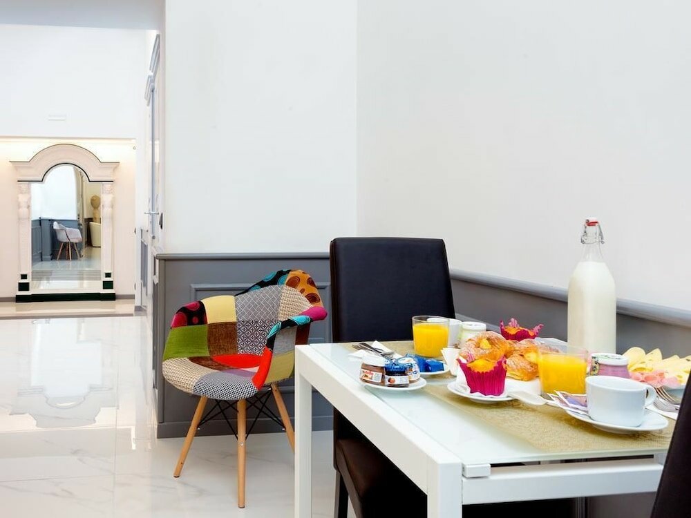 Фото Queen Palace Suites