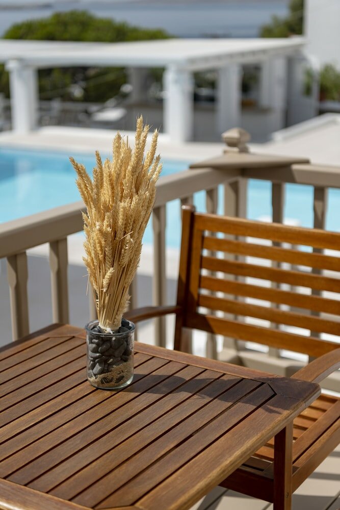 Фото Lithos by Spyros & Flora