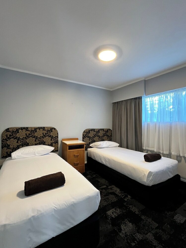 Фото Beetham Park Motel