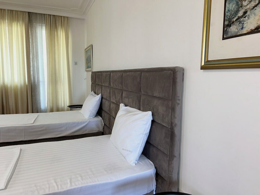 Фото Hotel Bojatours