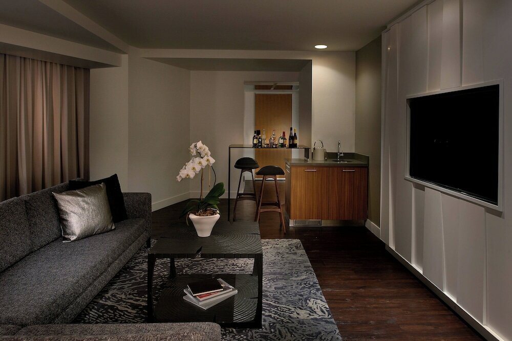 Фото W Boston, a Marriott Hotel