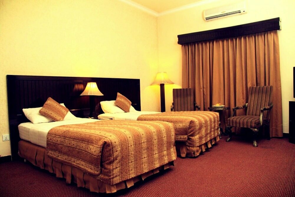 Hotel Bravo Hotel, Lahore, photo