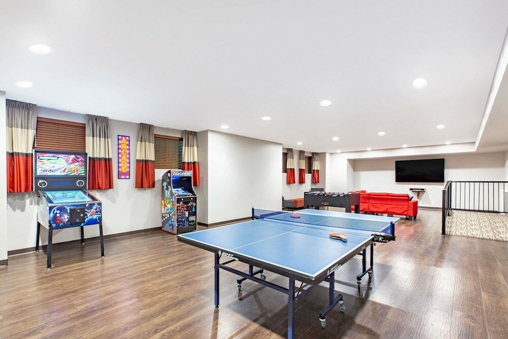 Фото Microtel Inn & Suites by Wyndham Fort Mcmurray