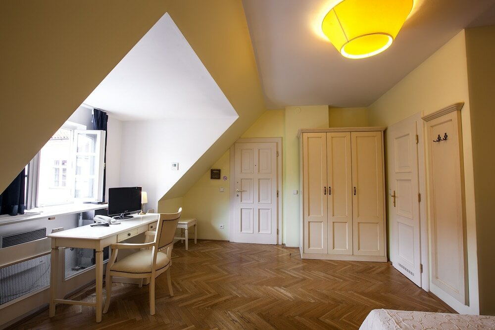 Фото Tyn Yard Residence