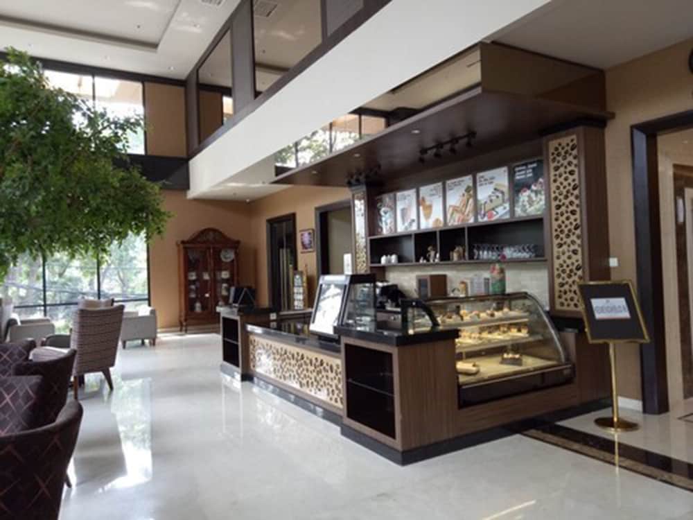 Фото Aria Centra Hotel Surabaya