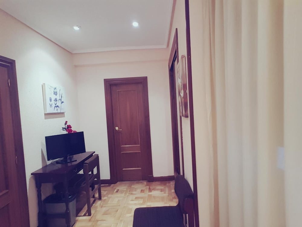 Фото Hotel Residencia Castellano I