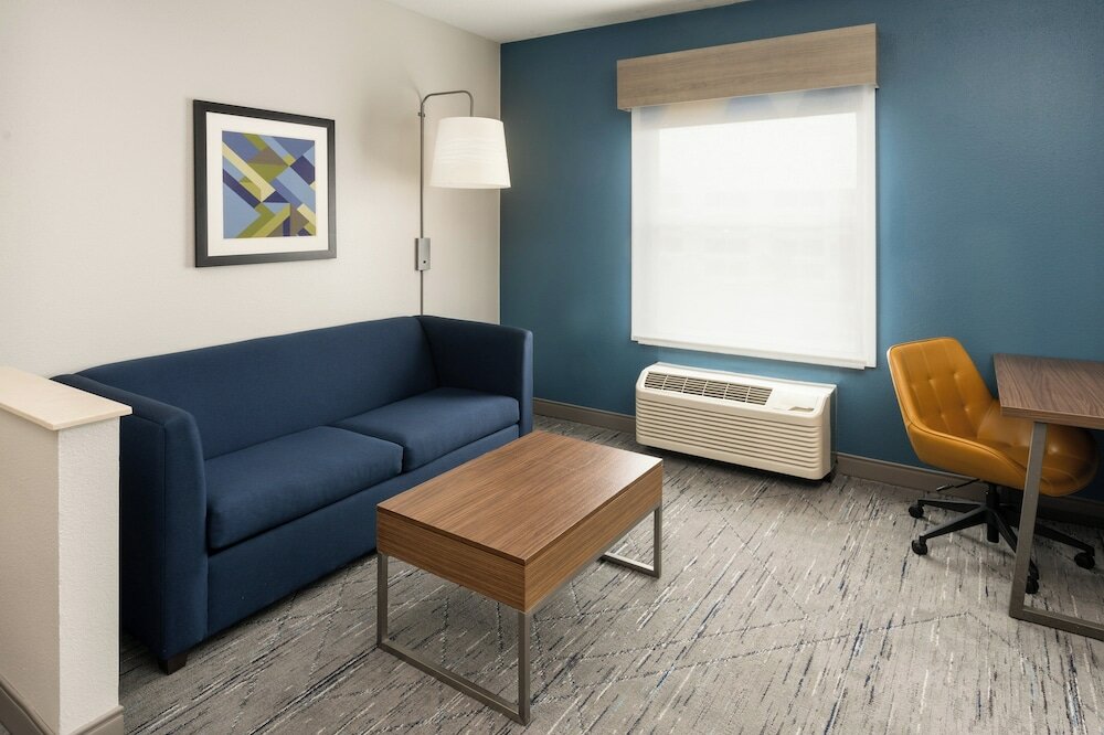 Фото Holiday Inn Express & Suites Orlando International Airport