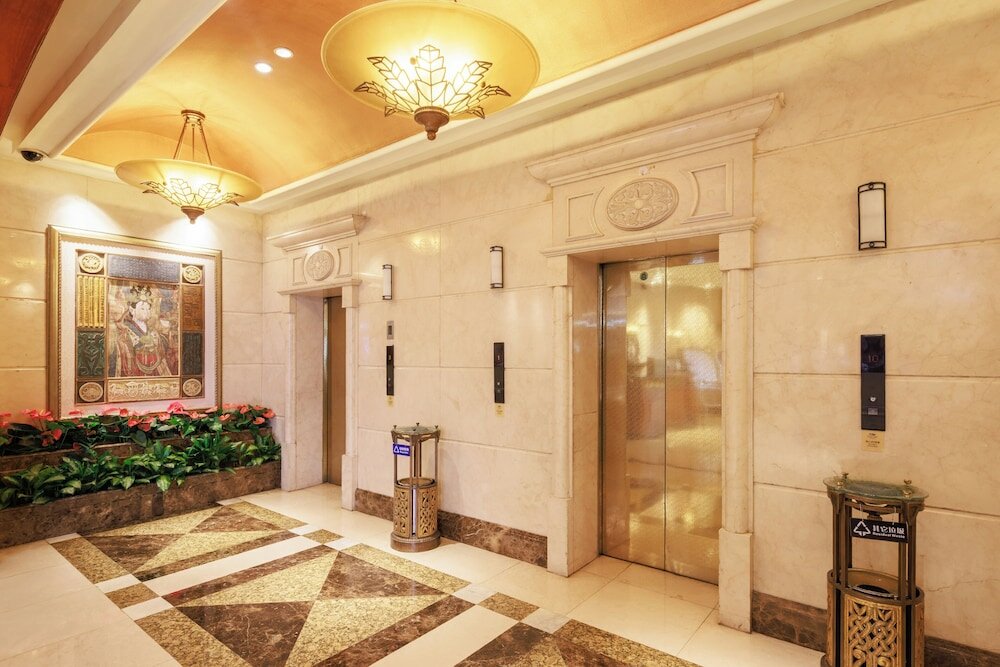 Фото Grand Noble Hotel