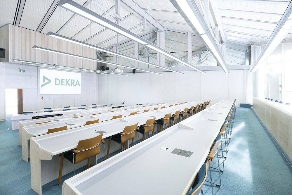 Фото Dekra Congresshotel Wart