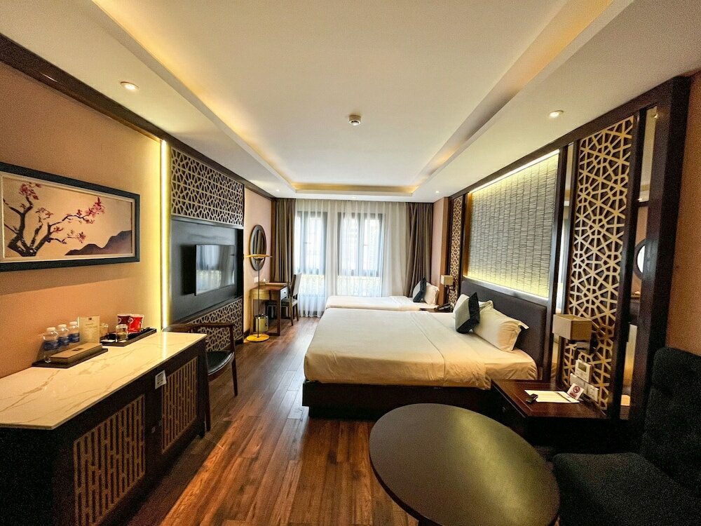 Фото Conifer Grand Hotel