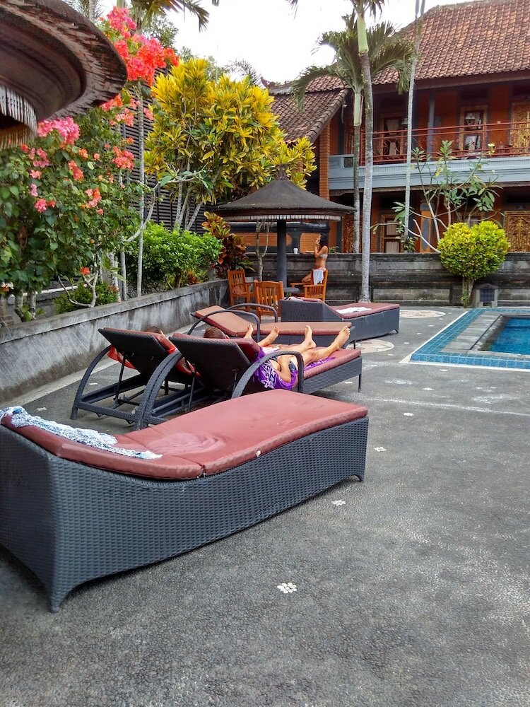 Фото Monkey Forest Bungalow