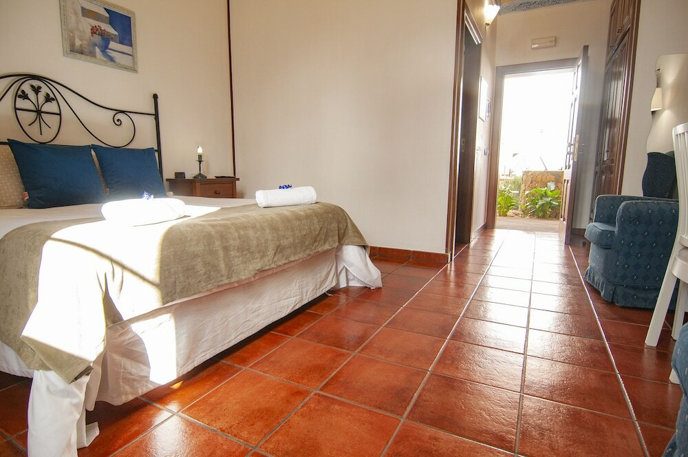 Фото Hotel El Tejar