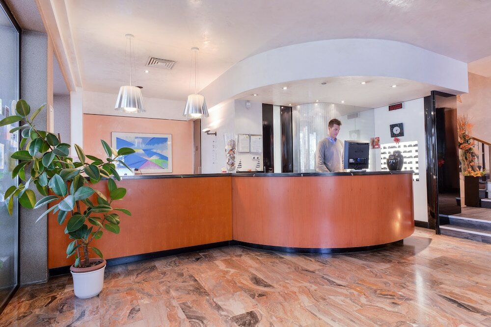 Фото Hotel Derby