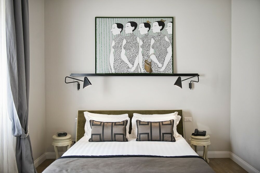 Фото The Independent Suites