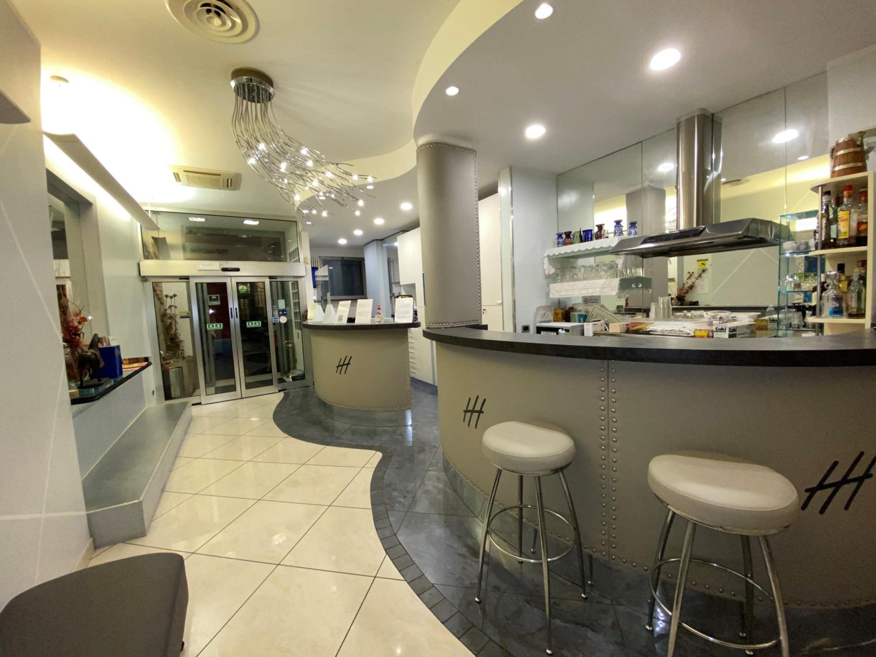 Фото Hotel Holiday