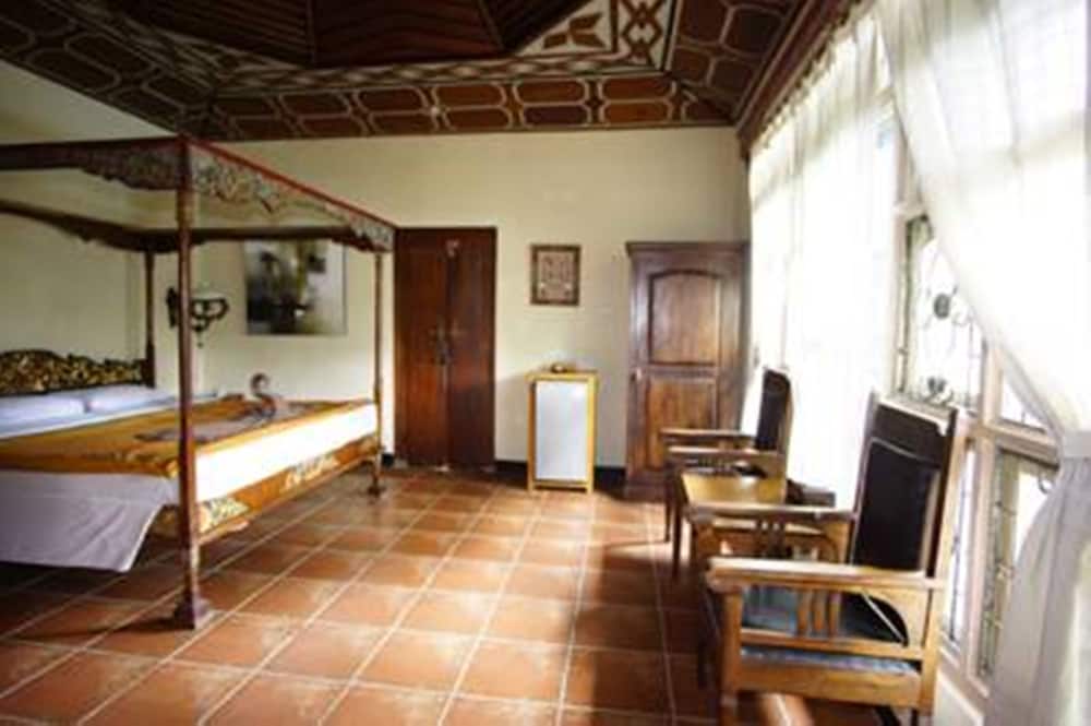 Фото Okawati Hotel