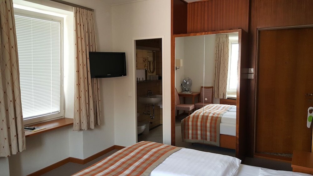 Фото Hotel Hohenstauffen