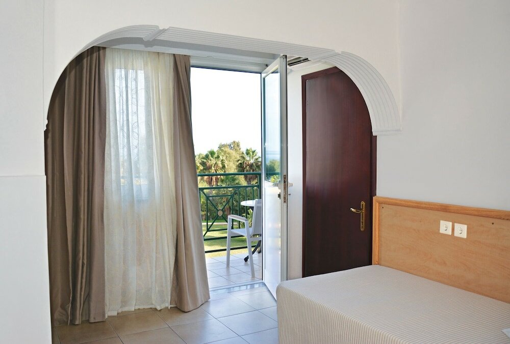 Фото Atlantis Hotel