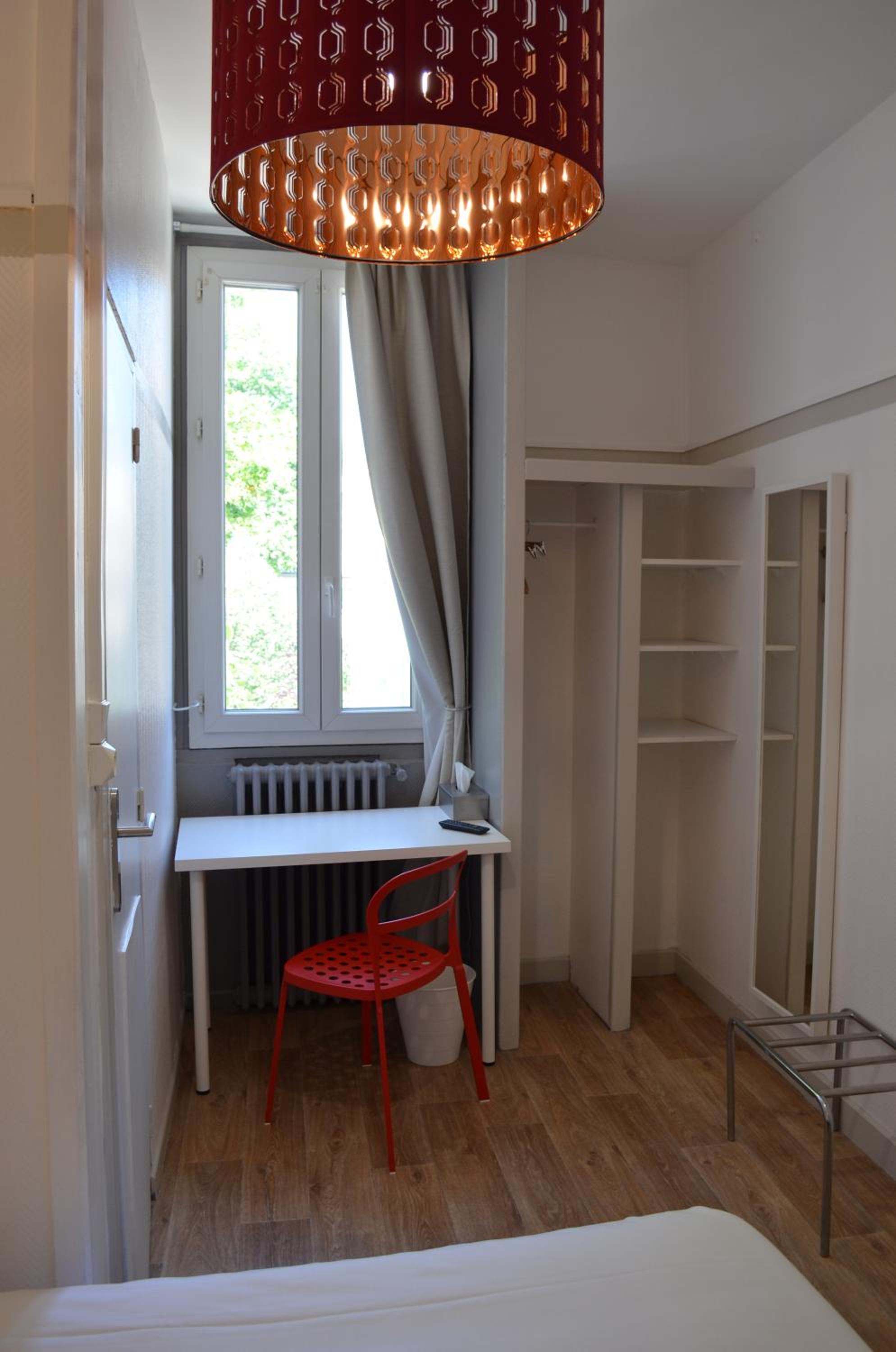 Фото Hôtel Les Corps Saints