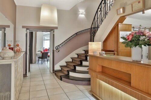 Внешний вид отеля Hotel Restaurant Charbonnel в Брантом-en-Перигоре, фото 4