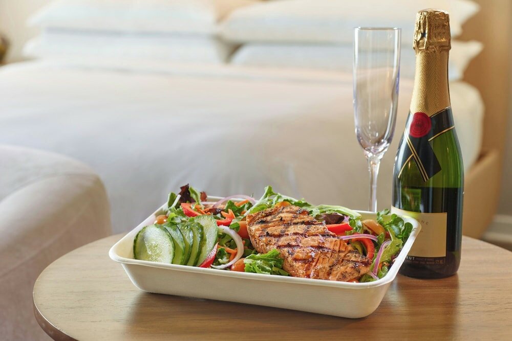 Фото Renaissance Atlanta Airport Gateway Hotel