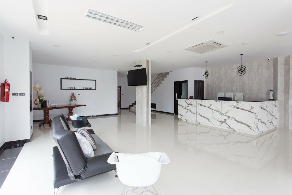 Фото Well Timed Hotel