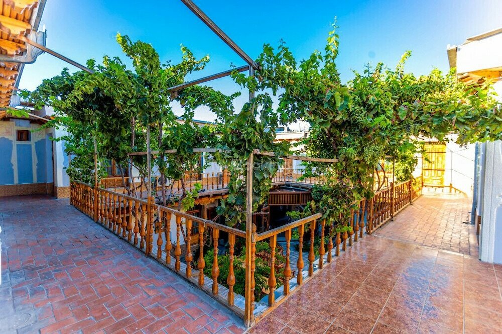 Фото Гранд Нодирбек