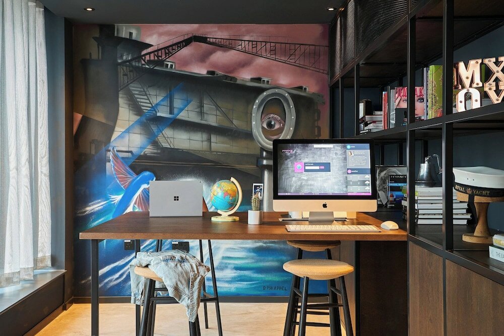 Фото Moxy Southampton