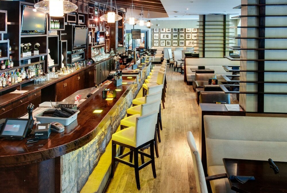 Фото Sandman Hotel Vancouver Downtown