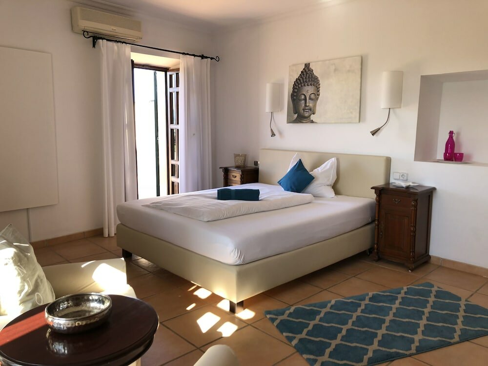 Фото Son Manera Retreat Finca