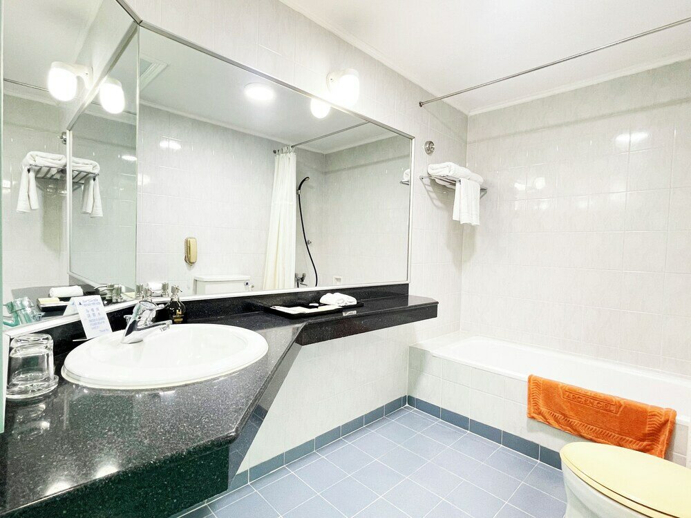 Фото Bat Dat Hotel