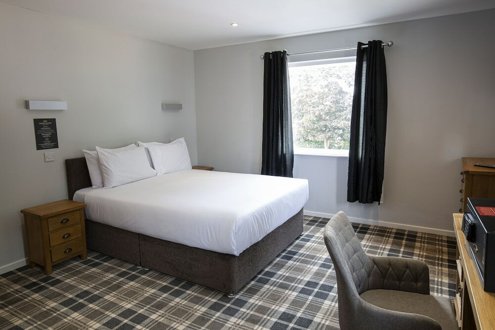 Фото Crown Court Hotel & Bar