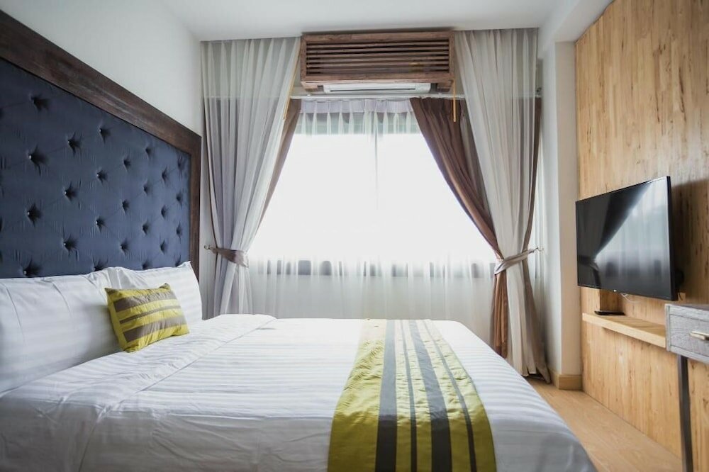 Фото IBooking Trams Square