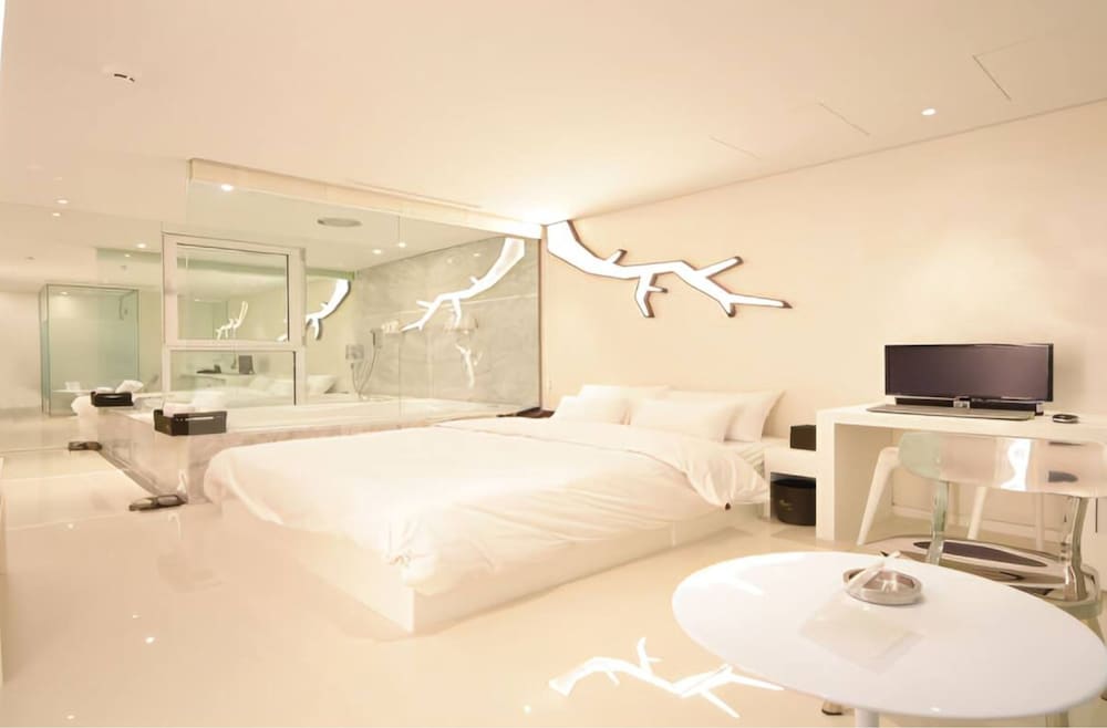 Фото Hotel Star The Masterpiece Suite